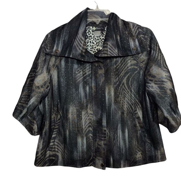 Damee, Inc. Cropped Jacket with Animal Print Lining - Picture 1 of 16